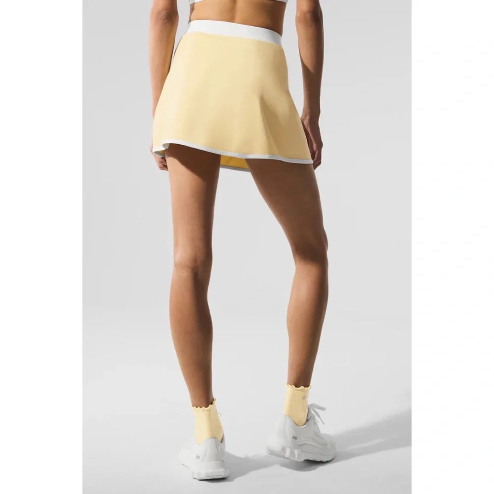 Alo Yoga Airbrush Streamlined Skirt Warm Butter/White XS